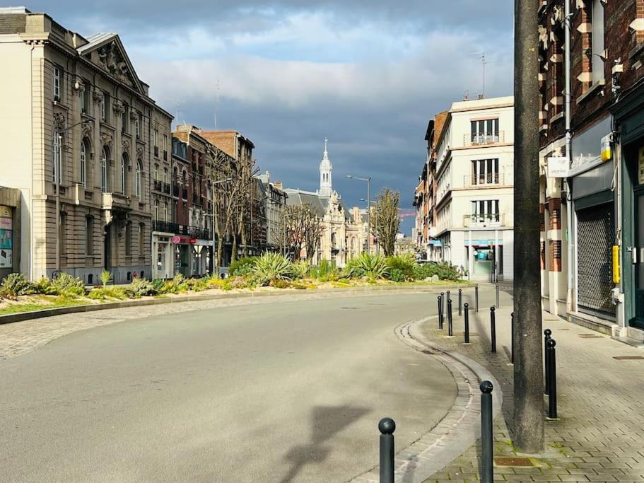 Apt Des Artistes, 3 Min A Pied Gare Et Centre Valenciennes Esterno foto