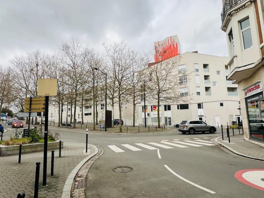 Apt Des Artistes, 3 Min A Pied Gare Et Centre Valenciennes Esterno foto